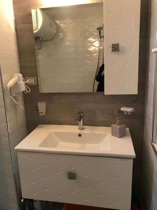 Warm Apartment In The Center Of Tirana City Экстерьер фото